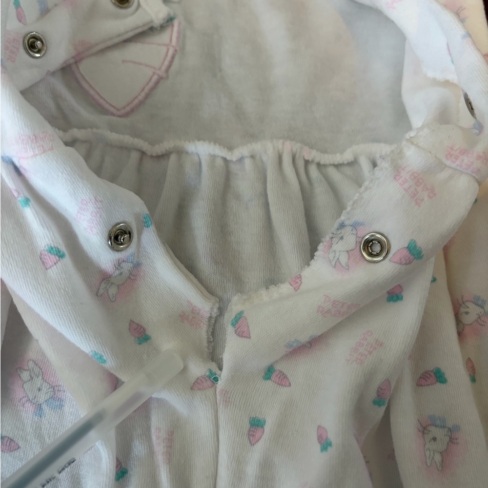 Baby Girls Vintage 90s Peter Rabbit Pink & White Ruffle Neck One-Piece Bodysuit - Picture 6 of 6
